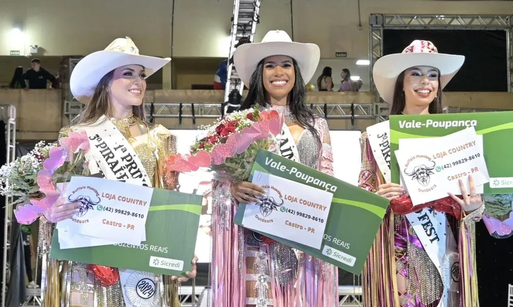 Antonielly Xavier foi coroada Rainha, ao lado de Natália Fernandes Cioffi, Juliana Marques Campos, Gabriely Soares Tomaz e Camila Flügel. Foto Toninho Anhaia