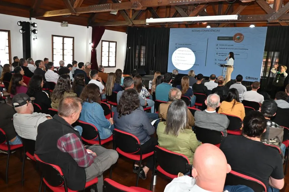 O seminário destacou a importância de olhar para o futuro do agro no Paraná e de como a bioenergia será crucial para o crescimento sustentável do setor. Fotos Toninho Anhaia