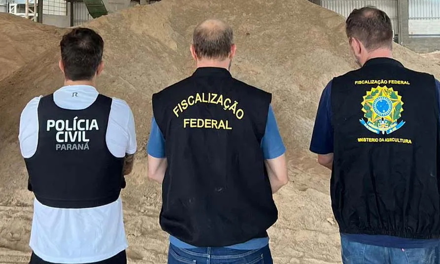 PCPR prende suspeitos por adulteração de farelo de soja destinado à exportação Foto: PCPR