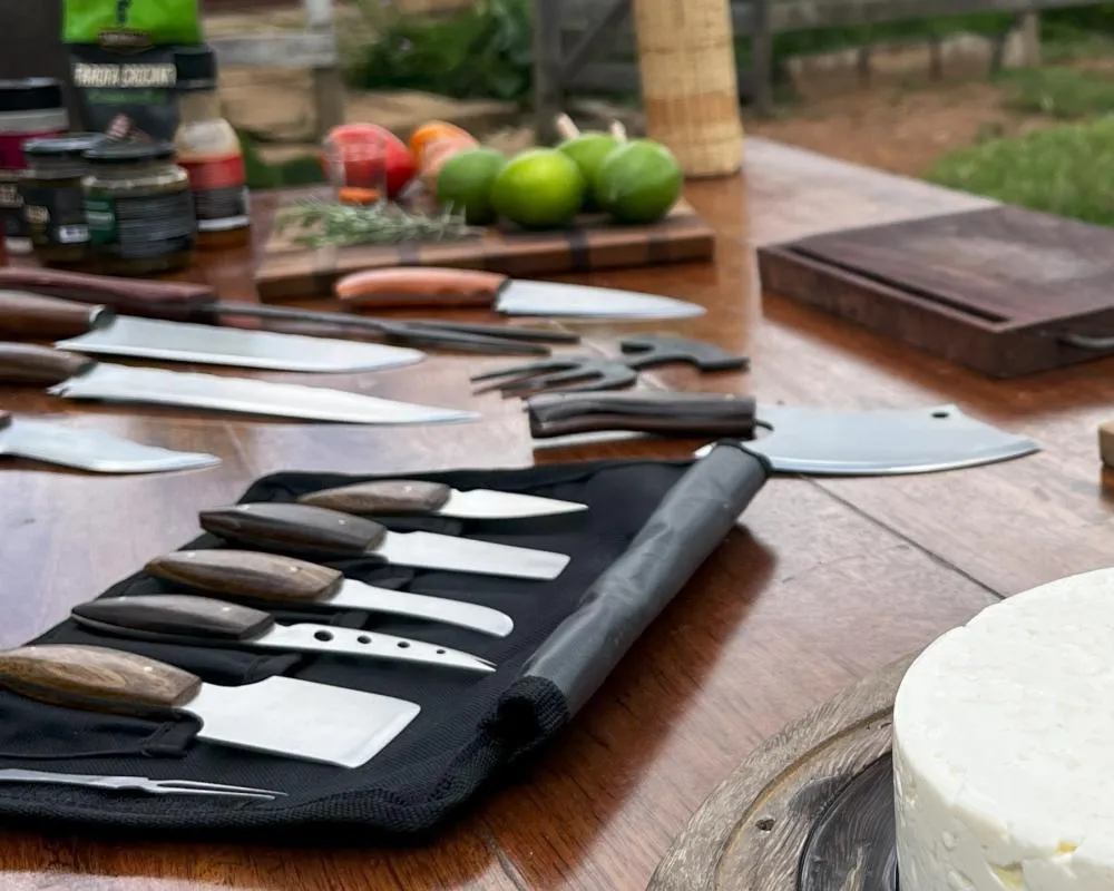 Produção artesanal de facas é um dos itens encontrados no ÉdoCampo, site de vendas criado pela Emater-MG
