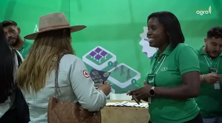 O público-alvo do TecnoAgro 2024 inclui produtores rurais, autoridades, pesquisadores, empresários, palestrantes, estudantes e jornalistas, além dos participantes online que se conectarão à transmissão ao vivo