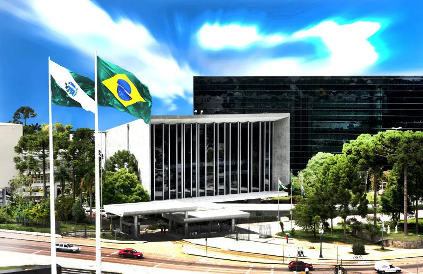 A nova eleição não deve alterar a configuração da Mesa eleita em agosto, com Alexandre Curi presidente, Flávia Francischini vice-presidente e Gugu Bueno primeiro secretário. A chapa deverá ser referendada no novo processo eleitoral, que visa, apenas, dar 