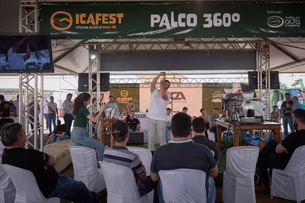 Icafest acontece dos dias 12 a 14 com exposição, palestras, concurso de qualidade e degustação de cafés especiais. Cidade mineira tem mais de 700 propriedades voltadas para a cafeicultura.Fotos: Igor do Vale