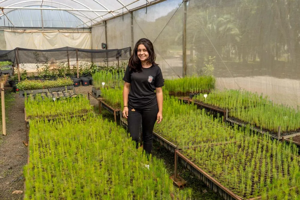 A preocupação com o meio ambiente e o carinho pelo interior fizeram com que Bigail Albach, de 16 anos, escolhesse fazer o Ensino Médio junto com o curso técnico em Florestas. Foto: Ricardo Ribeiro/AEN