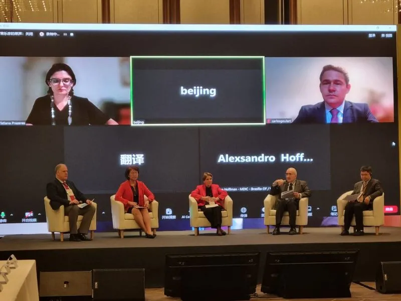 Durante o workshop, o painel “Milho - Segurança Alimentar baseada na Inovação” abordou os avanços da biotecnologia aplicada ao cultivo de milho no Brasil e na China. Fotos Abramilho.