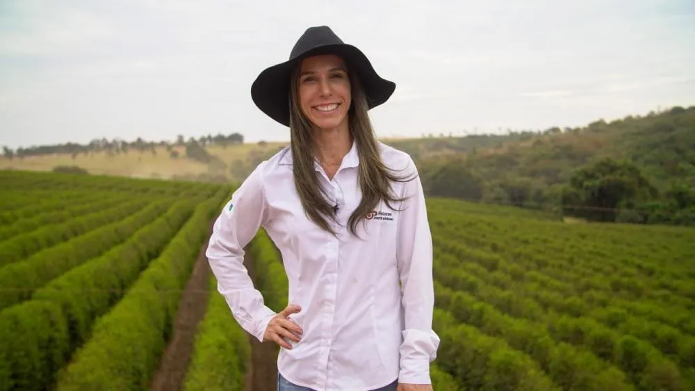 Uma das painelistas no TecnoAgro 2024, a cafeicultora Juliana Melo Rezende investe em tecnologia, ciência e parcerias para garantir a alta qualidade do café