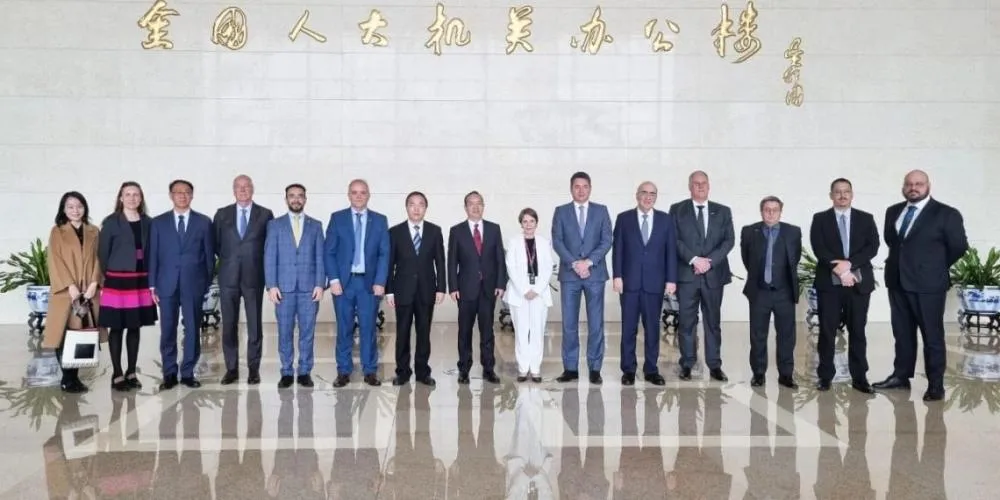 A Missão Empresarial Brasil-China, com o objetivo de estreitar laços comerciais e institucionais entre os dois países.