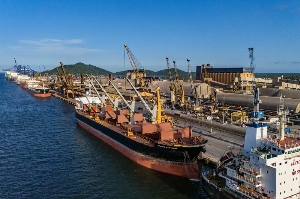 Portos paranaenses movimentam 57 milhões de toneladas entre janeiro e outubro de 2024 Foto: Claudio Neves/Portos do Paraná