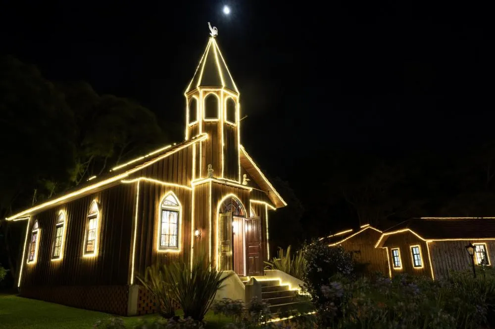 O Natal no Parque mantém a tradição e inova a cada ano. Um dos maiores eventos natalinos dos Campos Gerais.