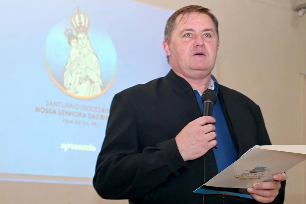 Pe. Luiz Carlos Mirkoski, reitor do Santuário de Nossa Senhora das Brotas, detalha a programação da 144ª Festa, que promete reunir romeiros e devotos em um evento de fé e tradição em Piraí do Sul. Foto Toninho Anhaia