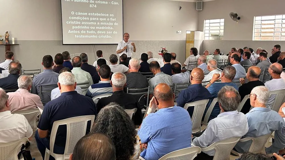 Dom Bruno deu o ritmo da reunião. Ao todo, 140 pessoas participaram