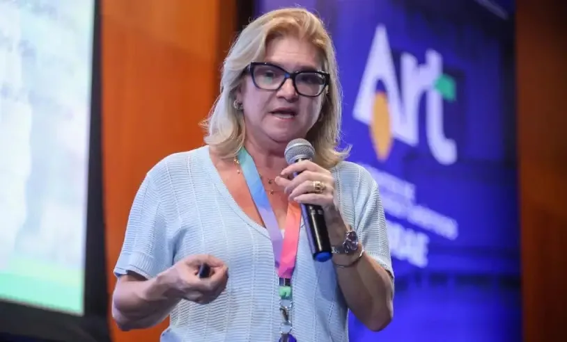 Renata Vescosi, gestora do Polo Sebrae de Turismo de Experiência, destaca a versatilidade do manual. Foto: Agência Sebrae.
