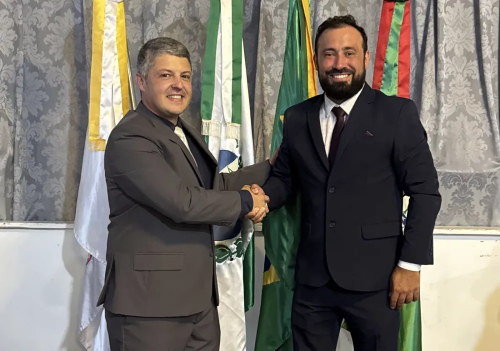 O prefeito Henrique Carneiro e o vice-prefeito Wagner Zadra são empossados em Piraí do Sul, reafirmando compromissos de continuidade e progresso para o município.