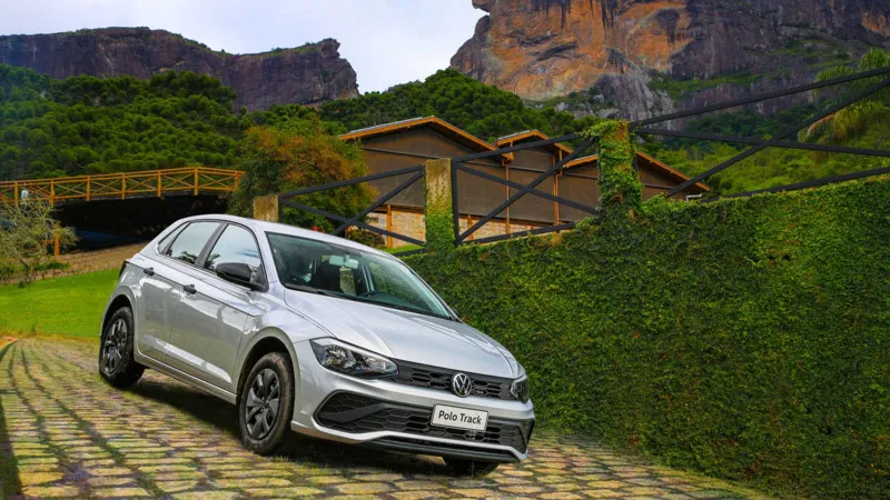  Com 140.155 unidades emplacadas em 2024, o Volkswagen Polo segue como o carro de passeio mais vendido do Brasil pelo 2º ano consecutivo, além de líder entre os hatches.