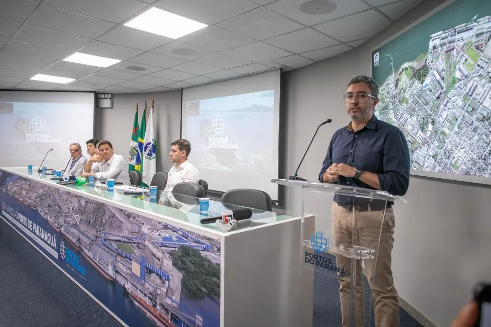 Foto: Cláudio Neves/GCOM Portos do Paraná