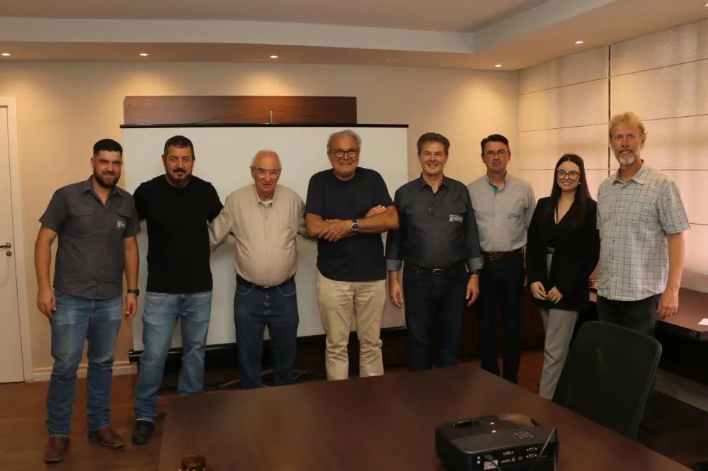 Prefeito Reinaldo Cardoso assegurou apoio com a construção de acessos e infraestrutura. Foto Daniel Calvo