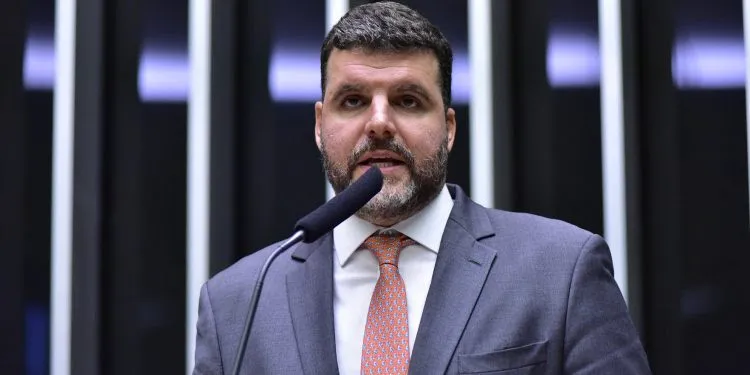 Presidente da FPA afirma que o agro brasileiro não deve sair ileso de imposições tarifárias americanas, mas pode transformar embates em oportunidades