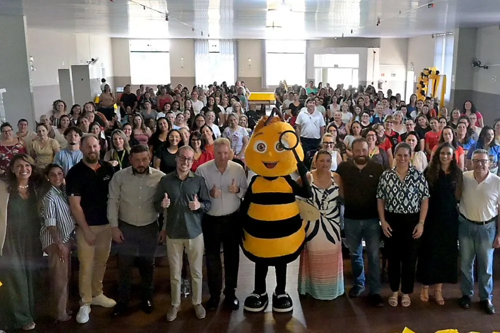 Professores de Piraí do Sul participam do relançamento do programa A União Faz a Vida, promovido pelo Sicredi. Foto Toninho Anhaia