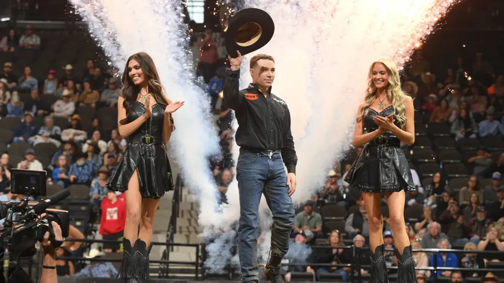 Brady Fielder continua como o número 1 do mundo com o terceiro lugar, enquanto John Crimber assume a segunda posição ao terminar em quinto no Michelob ULTRA PBR Jacksonville