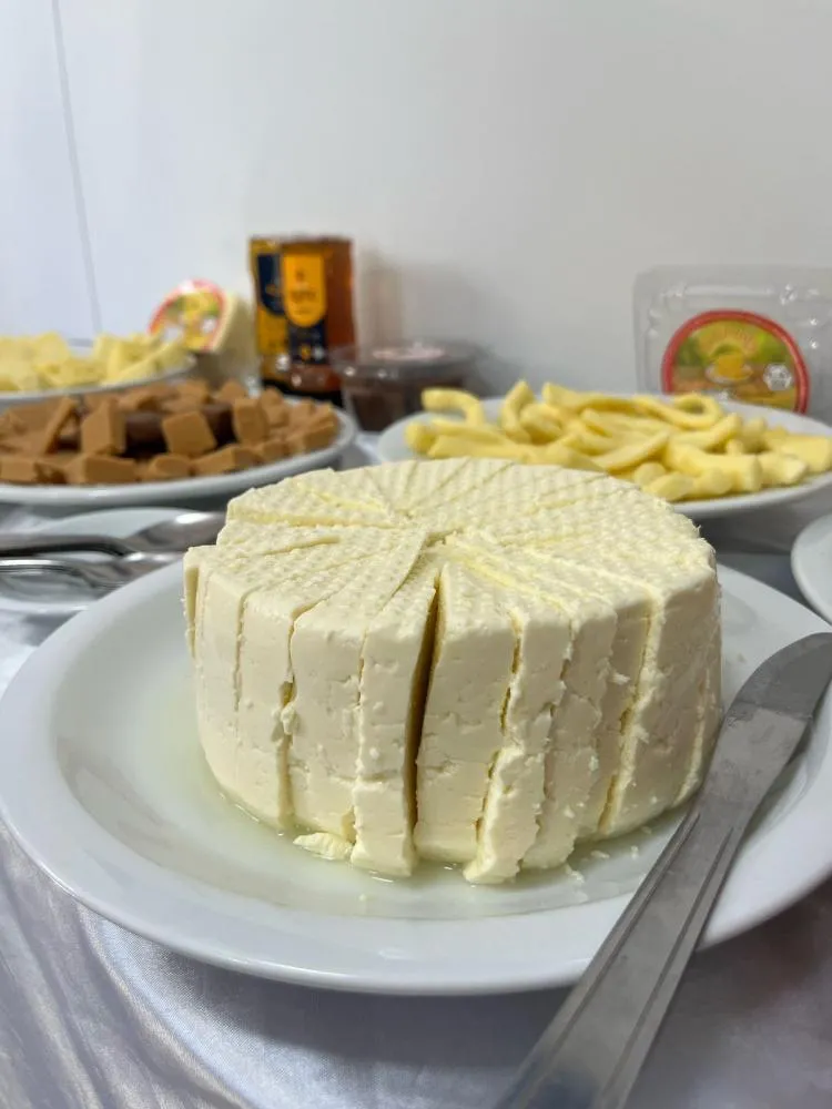 Requeijão mantém forma de produção manual. Foto: Divulgação