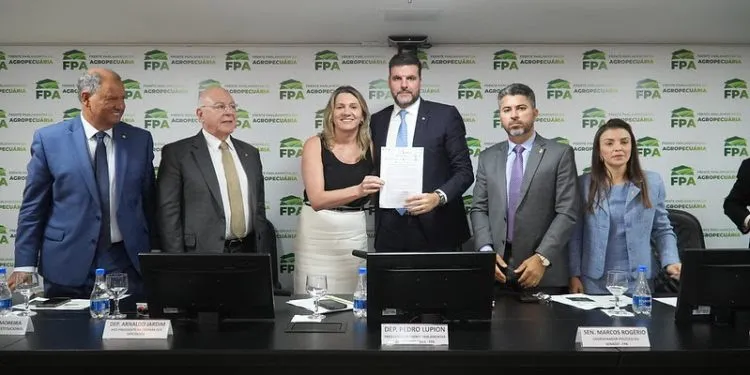 Mais de 50 entidades do setor produtivo nacional manifestaram apoio à bancada na condução do diálogo junto ao governo federal