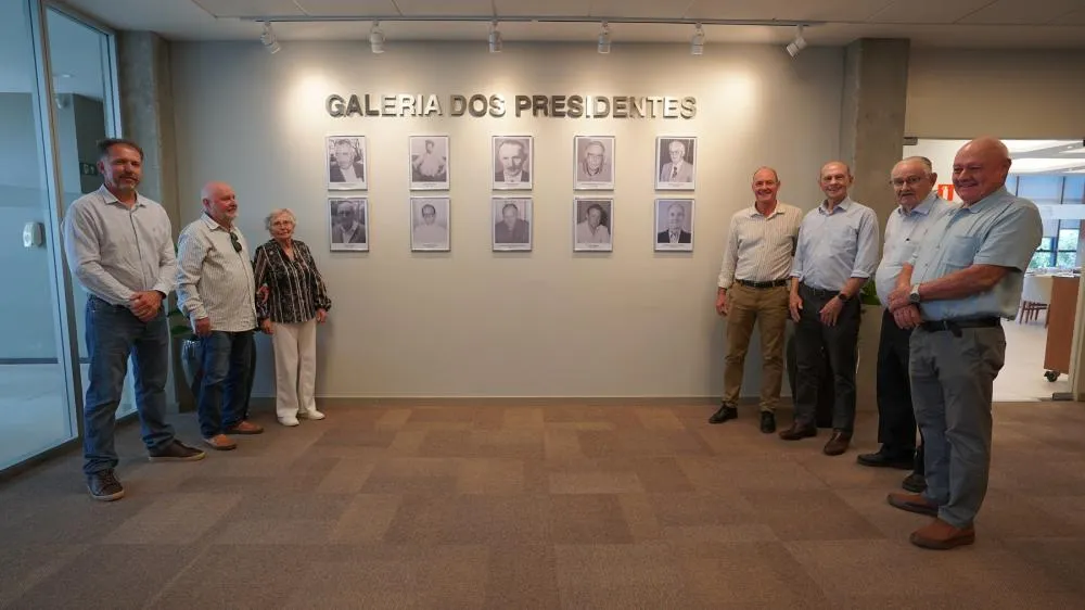 O evento de inauguração teve presença dos ex-presidentes Renato Greidanus, Dymphnus José Christoffel de Geus, Dick Carlos de Geus e Franke Dijkstra, e familiares dos ex-presidentes Willem de Geus e Keimpe van der Meer (falecidos). Cred.: Patrícia Lucini.