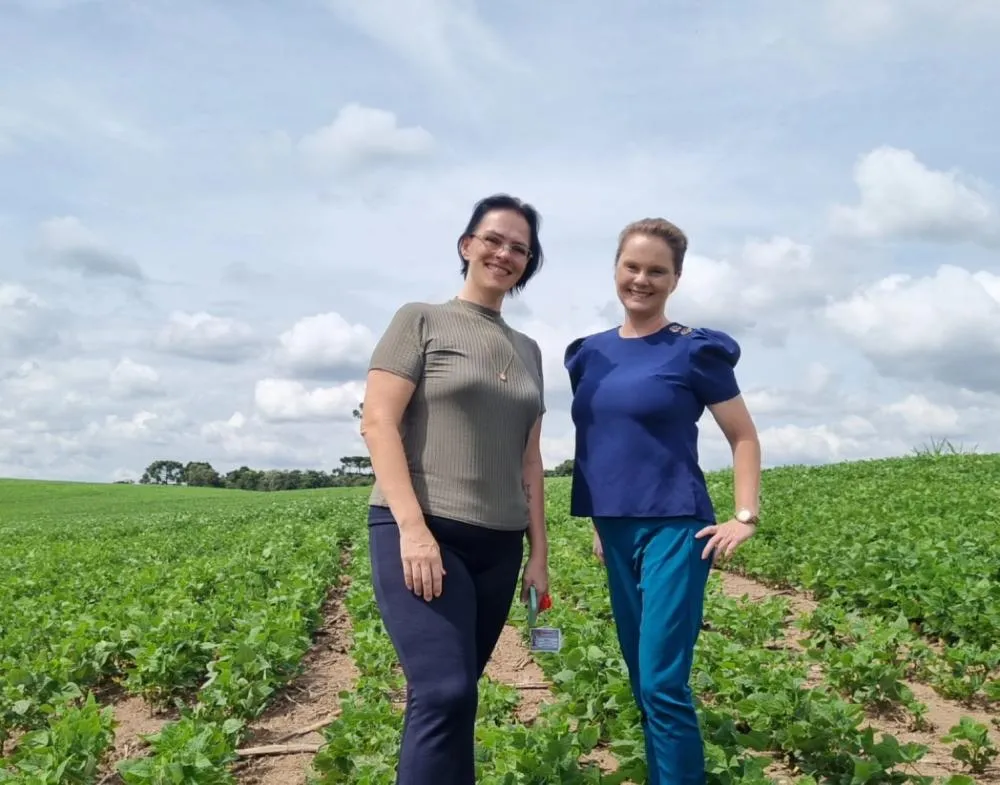 Diretora Mônica Jasper e coordenadora Carla Ferreira: protagonismo feminino no agro paranaense