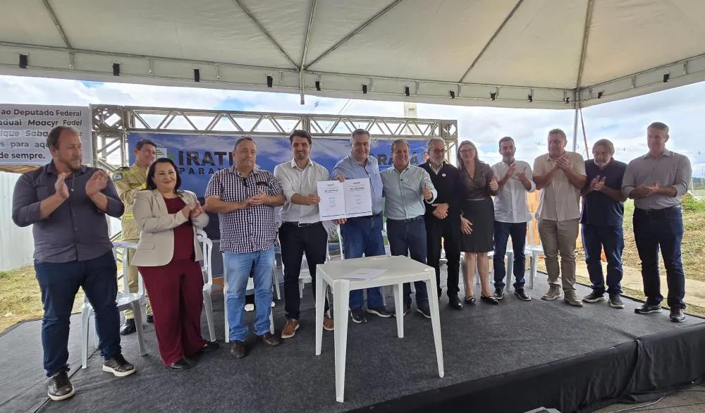 Convênio foi assinado durante solenidade nesta quinta-feira em Irati. Foto Divulgação