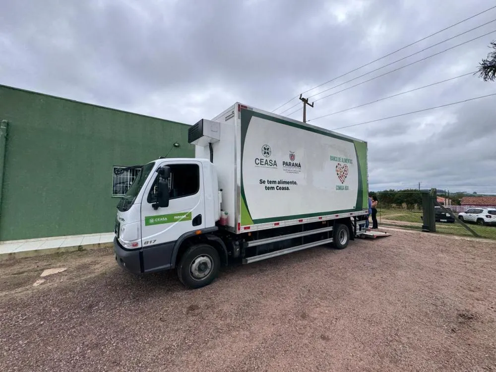 Novo caminhão do Banco de Alimentos faz primeiras entregas nos Campos Gerais. Gustavo Ronconi/Ceasa