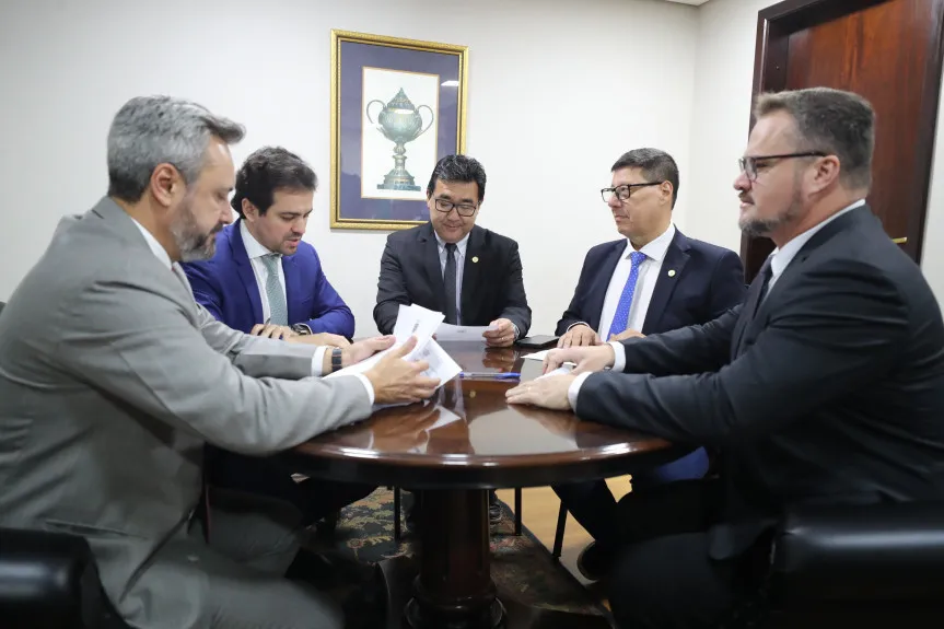 Reunião ocorreu após a sessão plenária desta terça-feira (29).Créditos:Orlando Kissner/Alep