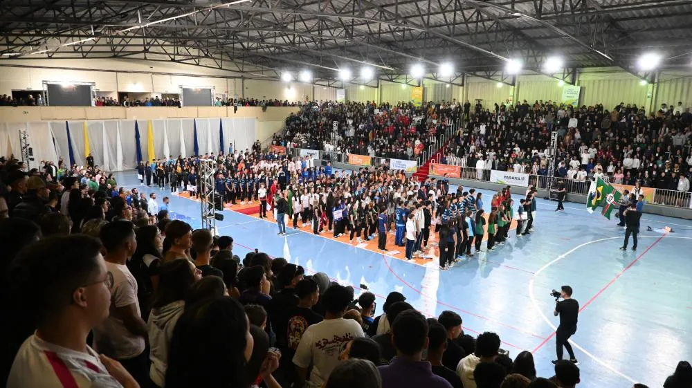A cerimônia de abertura dos Jogos Escolares do Paraná reúne atletas e autoridades em Piraí do Sul.. Fotos Toninho Anhaia