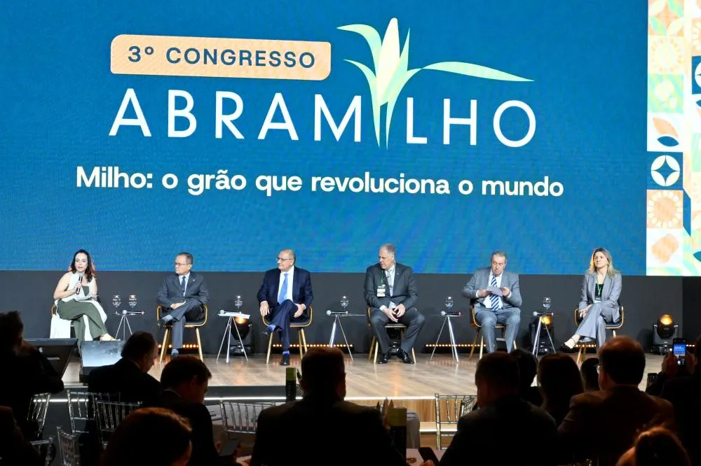  Painel sobre inovação e logística durante o 3º Congresso Abramilho, em Brasília. Foto Toninho Anhaia