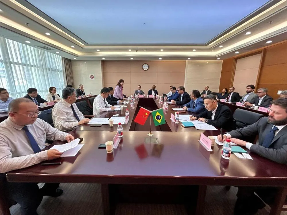 Abramilho defende biotecnologia brasileira e conquista abertura do mercado chinês para o DDG. Fotos divulgação