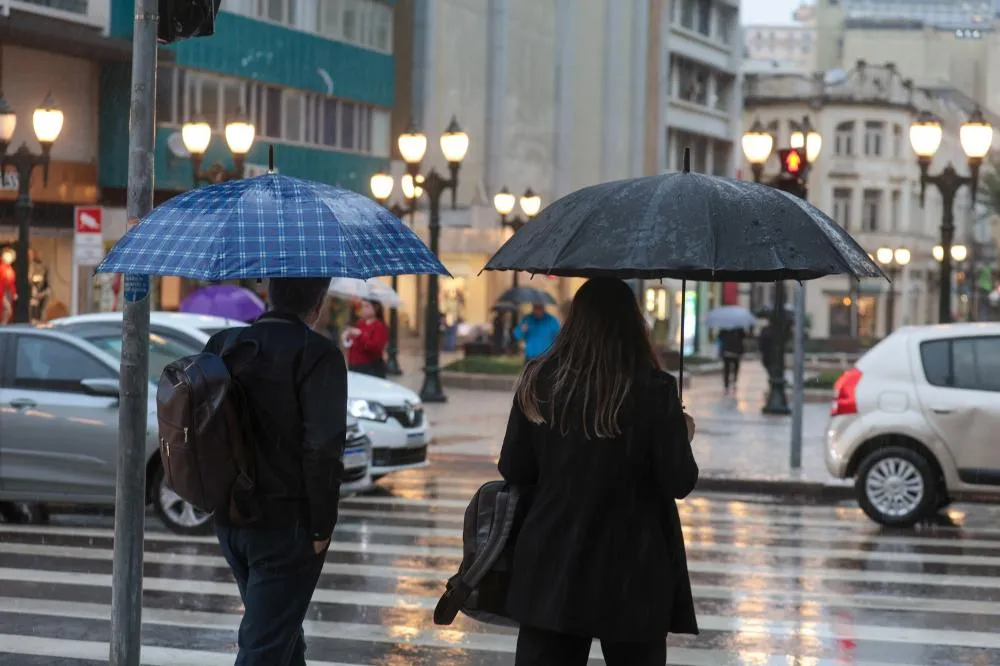 Nova frente fria trará chuva e queda das temperaturas no Paraná, prevê Simepar Foto: Geraldo Bubniak/AEN