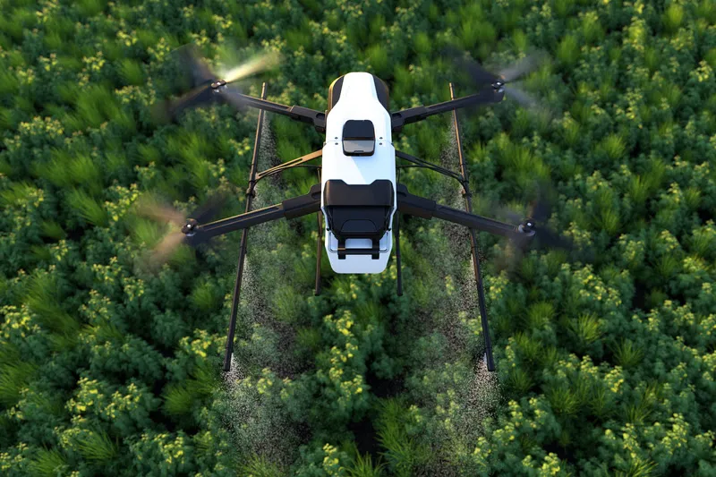 Auditores fiscais federais agropecuários desempenham um papel essencial na fiscalização do uso de tecnologias agrícolas, como drones, que vêm revolucionando as estratégias de recuperação florestal e proteção ambiental no país (Foto: Freepik)