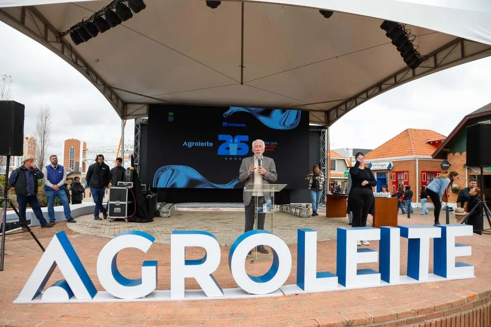 Darci Piana destaca força do Paraná na produção de laticínios na abertura da Agroleite 2025 Foto: SECOM