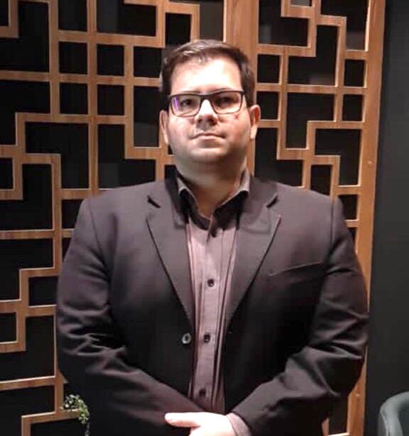 Dr. Marcelo Zaina de Oliveira, é advogado.