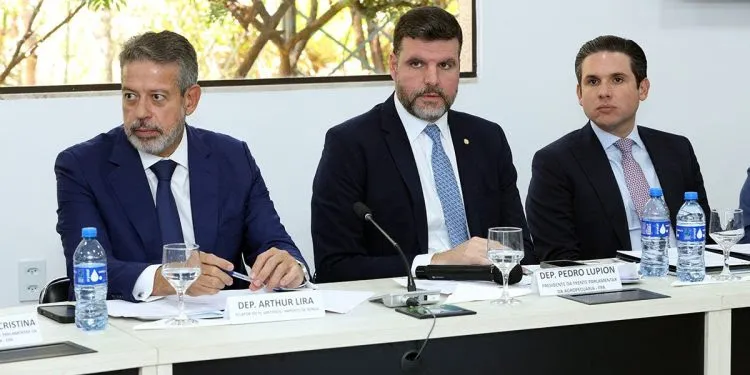 Em dia de inauguração da nova sede, FPA recebe Motta e Lira para discutir a reforma do Imposto de Renda. Foto FPA
