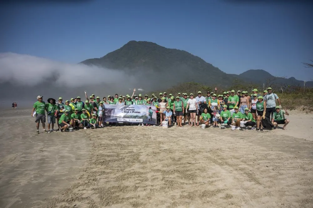 Ação de limpeza em Peruíbe mobiliza voluntários e recolhe mais de 250 kg de resíduos