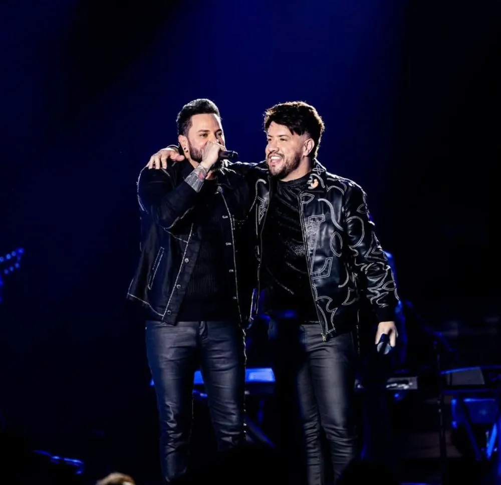 Autores de hits gravados por nomes como Henrique & Juliano e Wesley Safadão, a união de Diego e Victor Hugo marcou de vez o sucesso da dupla no cenário da música sertaneja no Brasil.