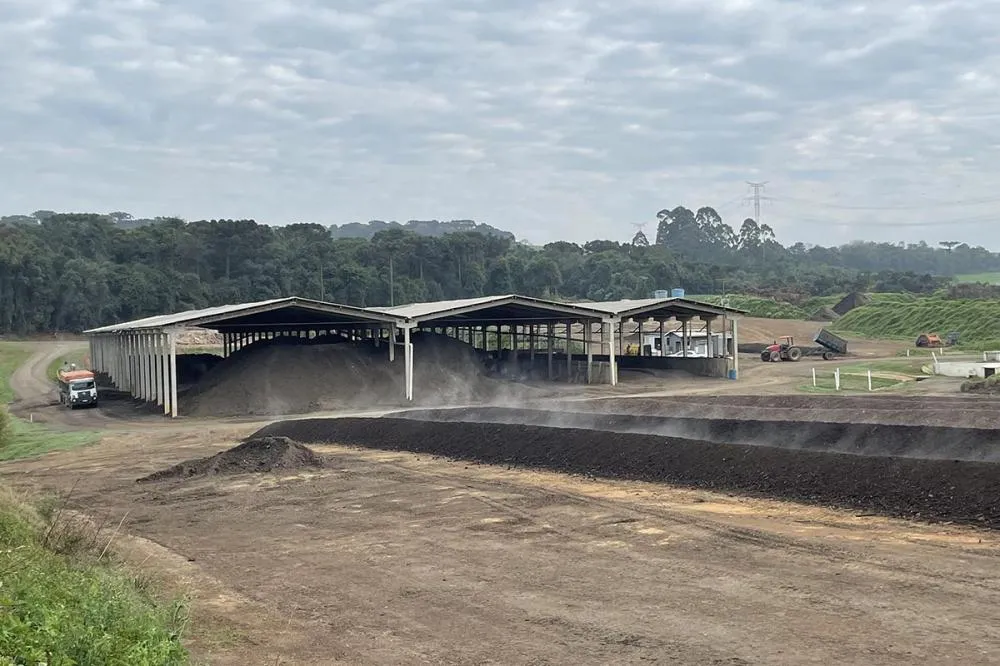 Usina de compostagem eleva a produção do agro no Paraná