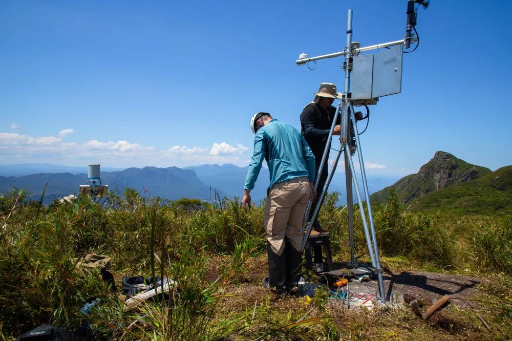 Nova estação meteorológica do Pico Marumbi vai orientar turistas e grupos de socorro Foto: Yuri A. F. Marcinik / Simepar