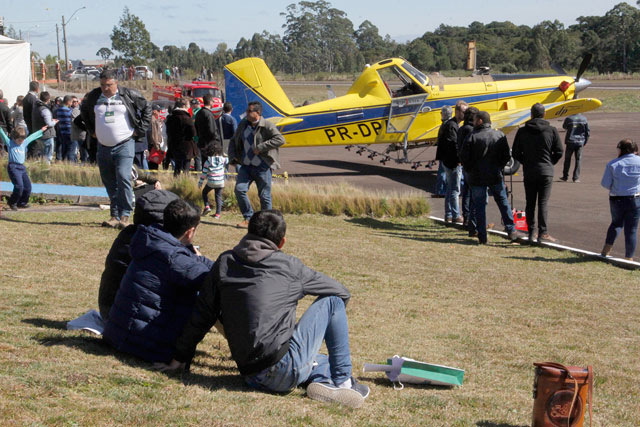 A premiação este ano será de R$ 3 mil para o primeiro lugar, R$ 2 mil para o segundo e R$ 1 mil para o terceiro, no tema Controle de Deriva em Aplicações Aéreas. Foto divulgação
