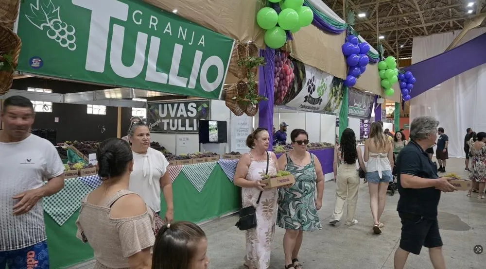 Abertura oficial da 43ª Fesuva reuniu autoridades, produtores e comunidade no Centro de Eventos de Ponta Grossa. Foto Toninho Anhaia
