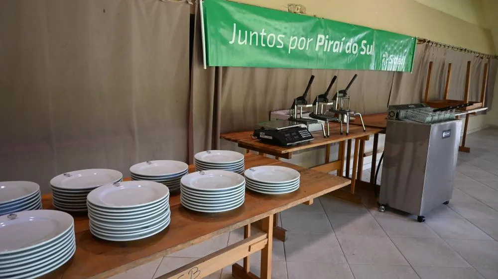 Entrega dos equipamentos do Fundo Social do Sicredi às instituições de Piraí do Sul, totalizando R$ 55 mil em investimentos sociais.