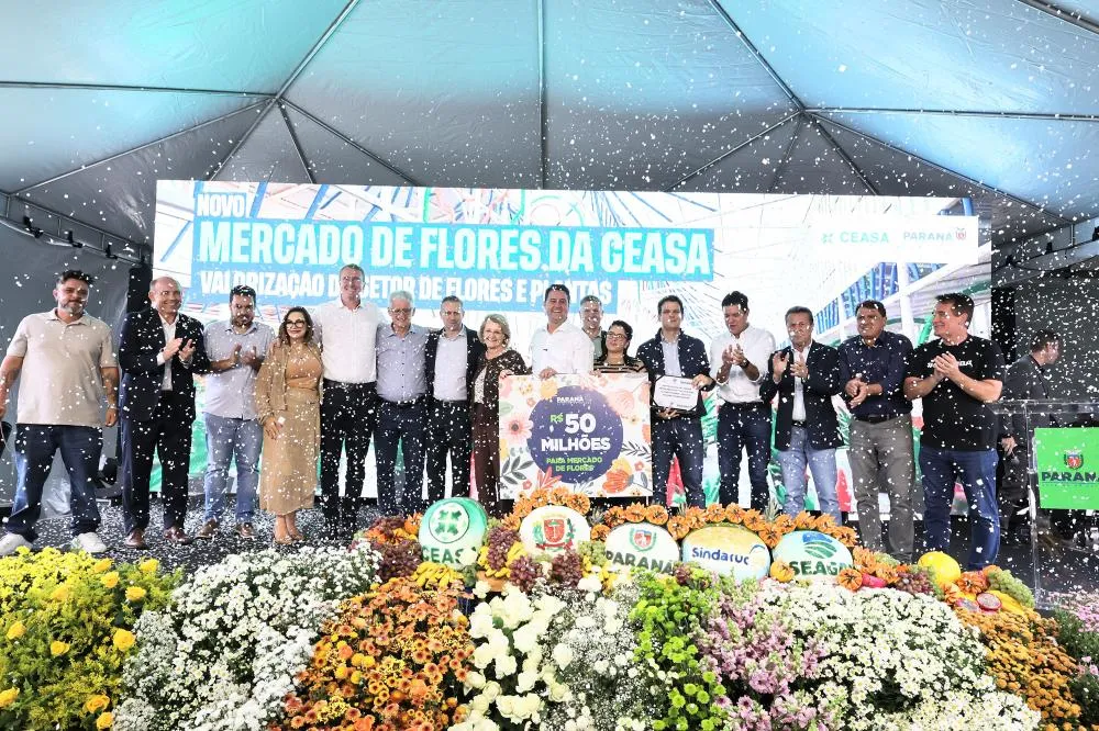 Ratinho Junior assina ordem de serviço do novo Mercado de Flores da Ceasa Curitiba Foto: Ari Dias/AEN