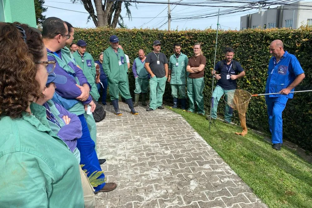 Adapar realiza treinamento para controle de zoonoses em animais de produção Foto: Adapar