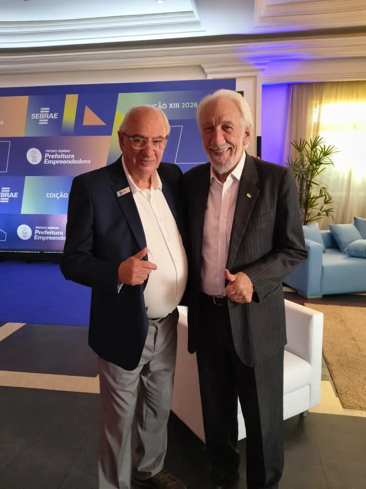 Prefeito Reinaldo Cardoso participou da premiação com o vice-governador e presidente da Fecomércio, Darci Piana