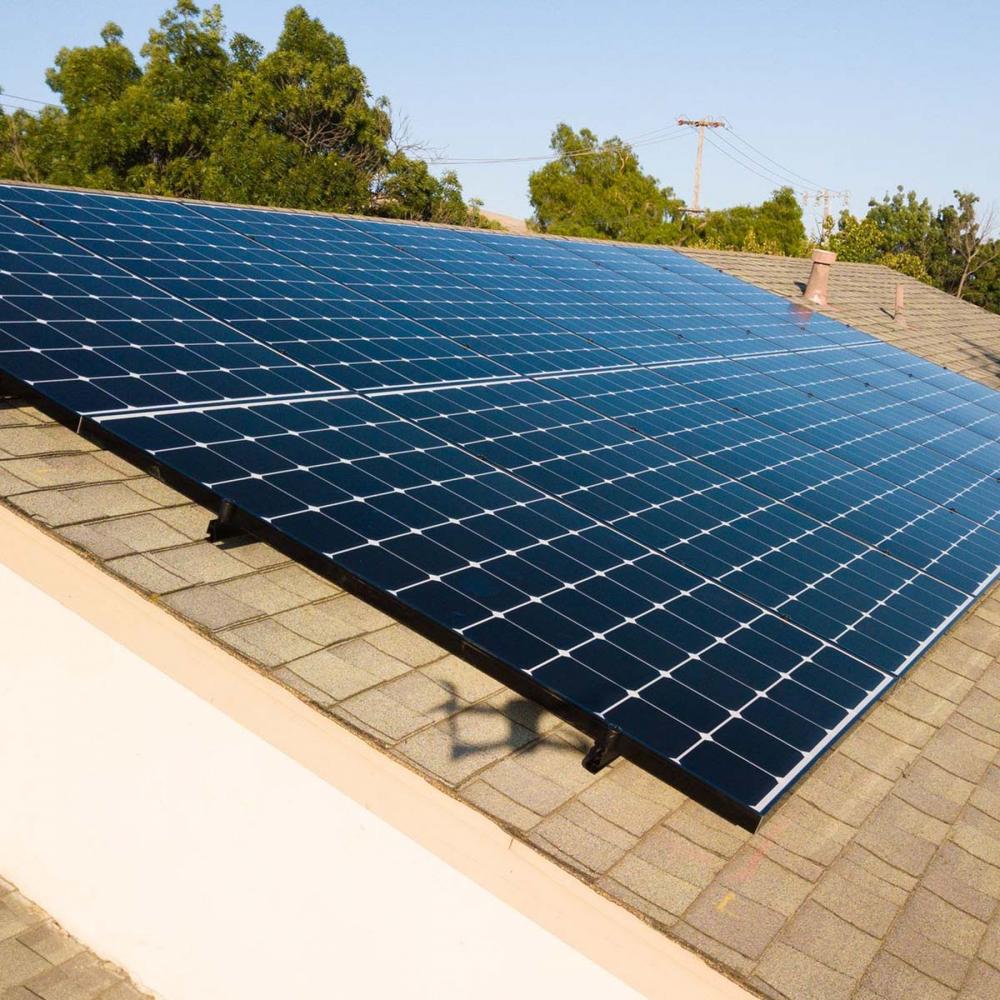 De acordo com a especialista em regulação e modelos de negócios no setor de energias renováveis, a resolução publicada é importante porque evidencia a necessidade de consideração dos benefícios econômicos e sociais da geração distribuída para a sociedade.