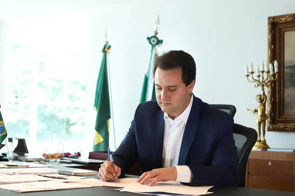 Governador sanciona lei que reestrutura carreiras e fortalece atuação da AdaparFoto: AEN